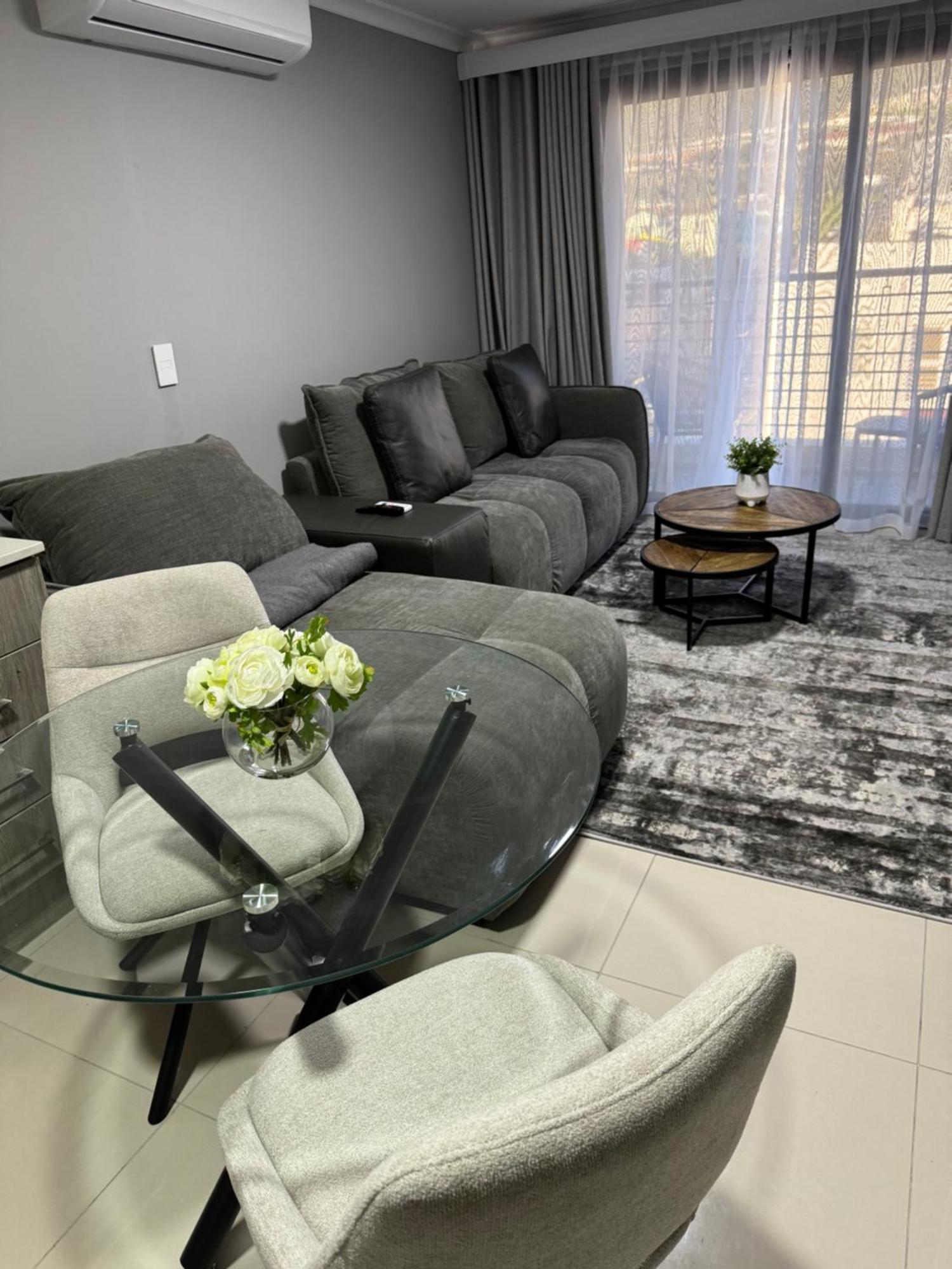 Apartment Luxury With Table Mountain View
