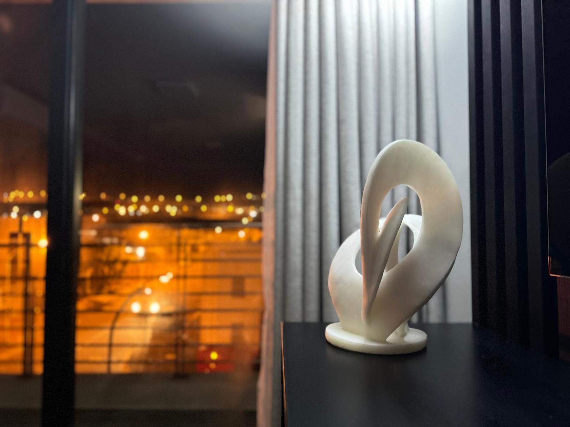 Luxury With Table Mountain View Apartment