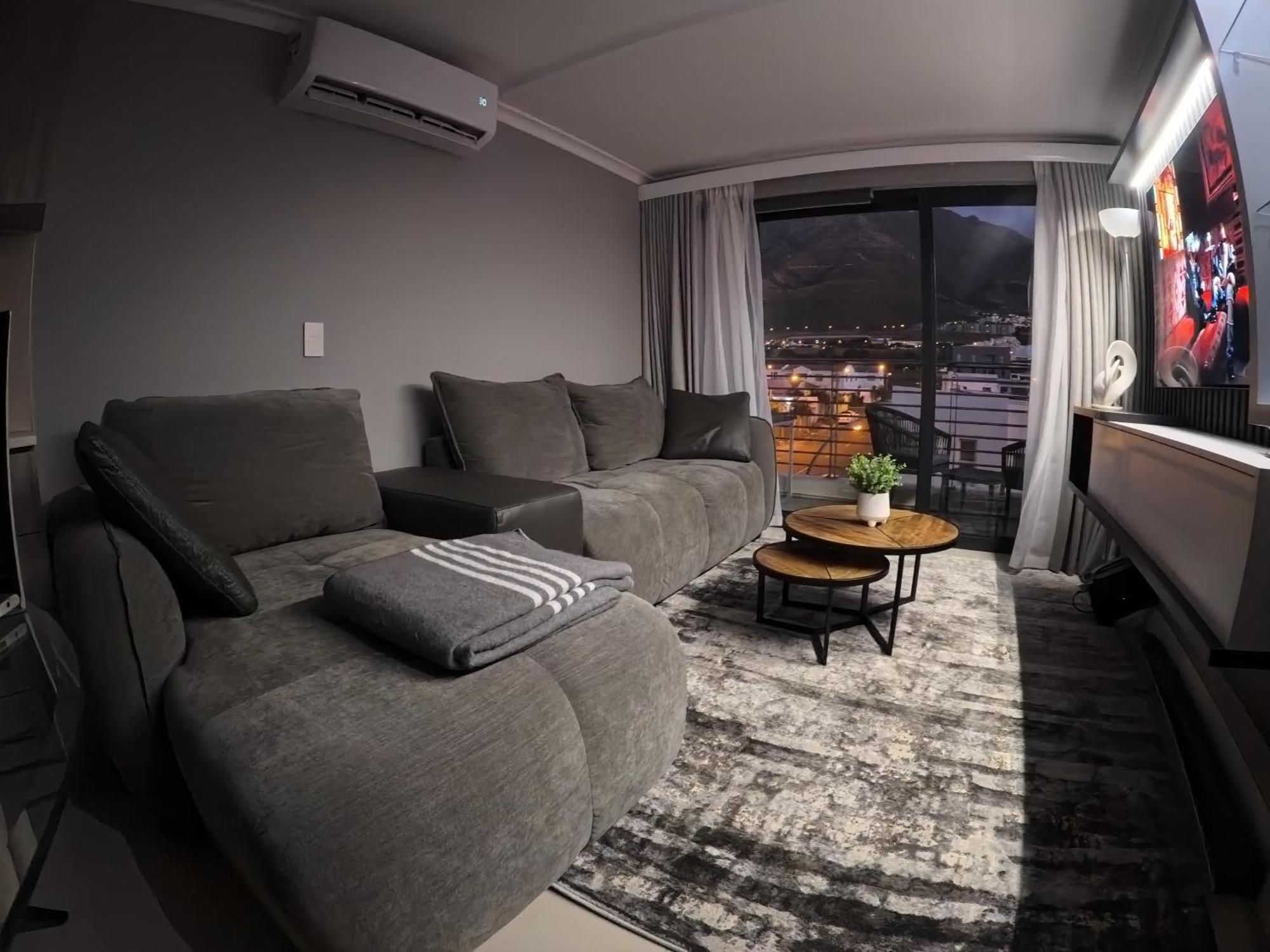 Luxury With Table Mountain View *