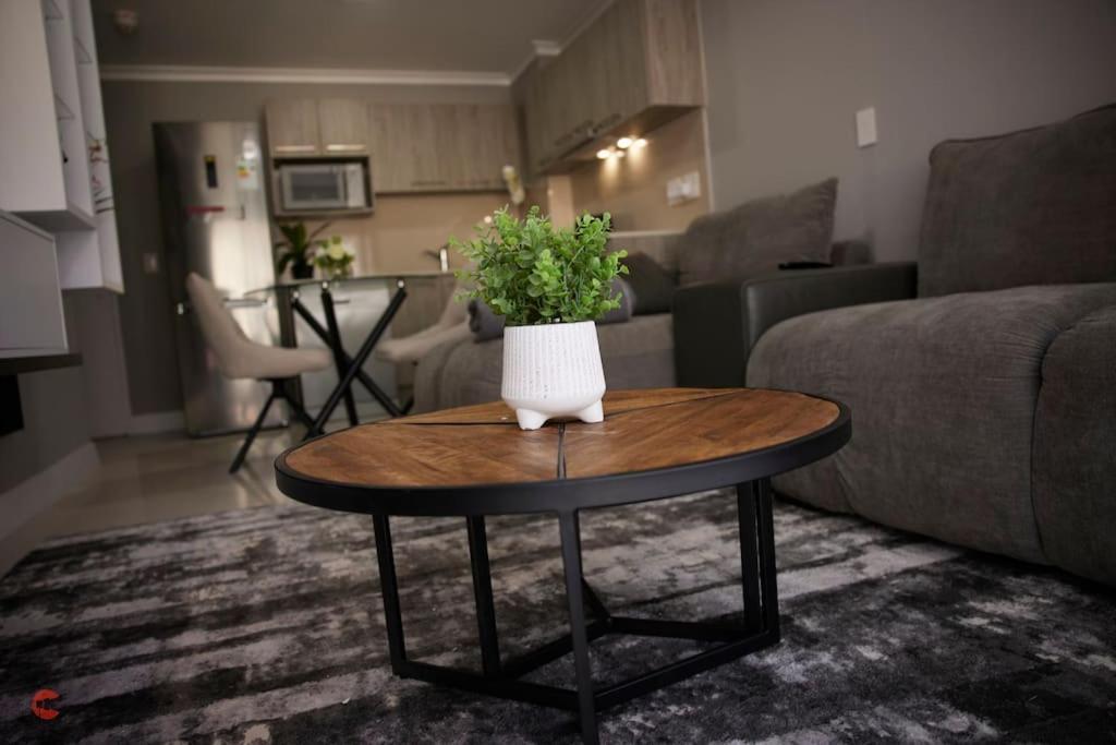 Luxury With Table Mountain View Apartment *