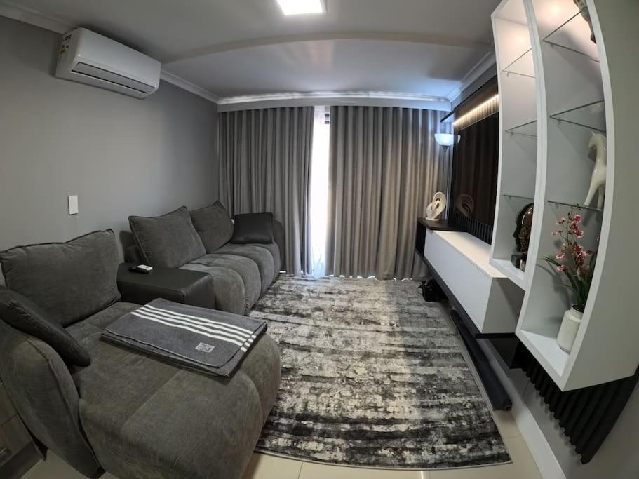 Luxury With Table Mountain View Apartment