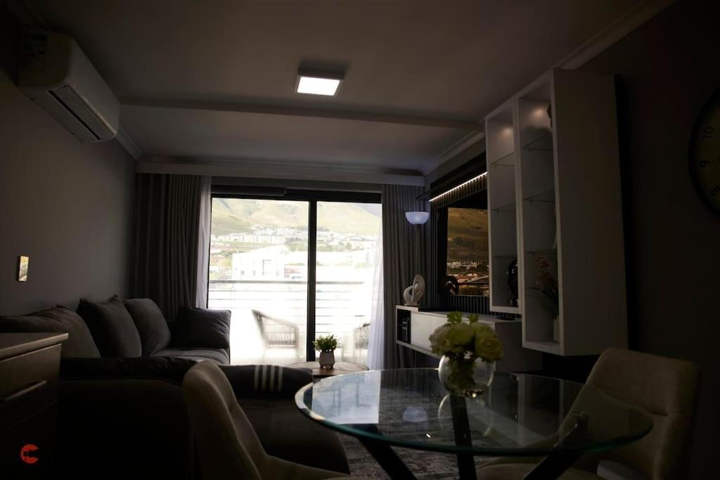 Luxury With Table Mountain View *