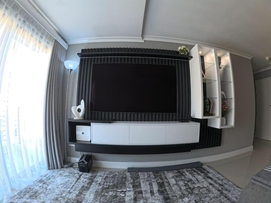 Luxury With Table Mountain View